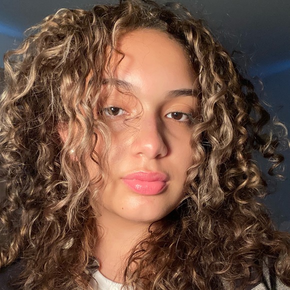 Meet your Posher, Nia - Picture 1 of 1